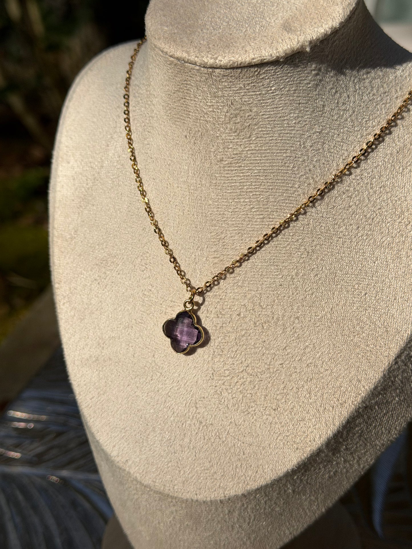 COLLIER THYSTA
