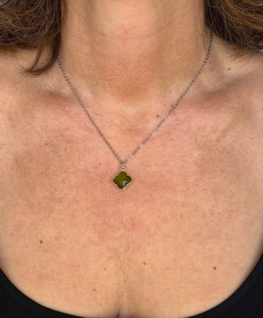 COLLIER DORA