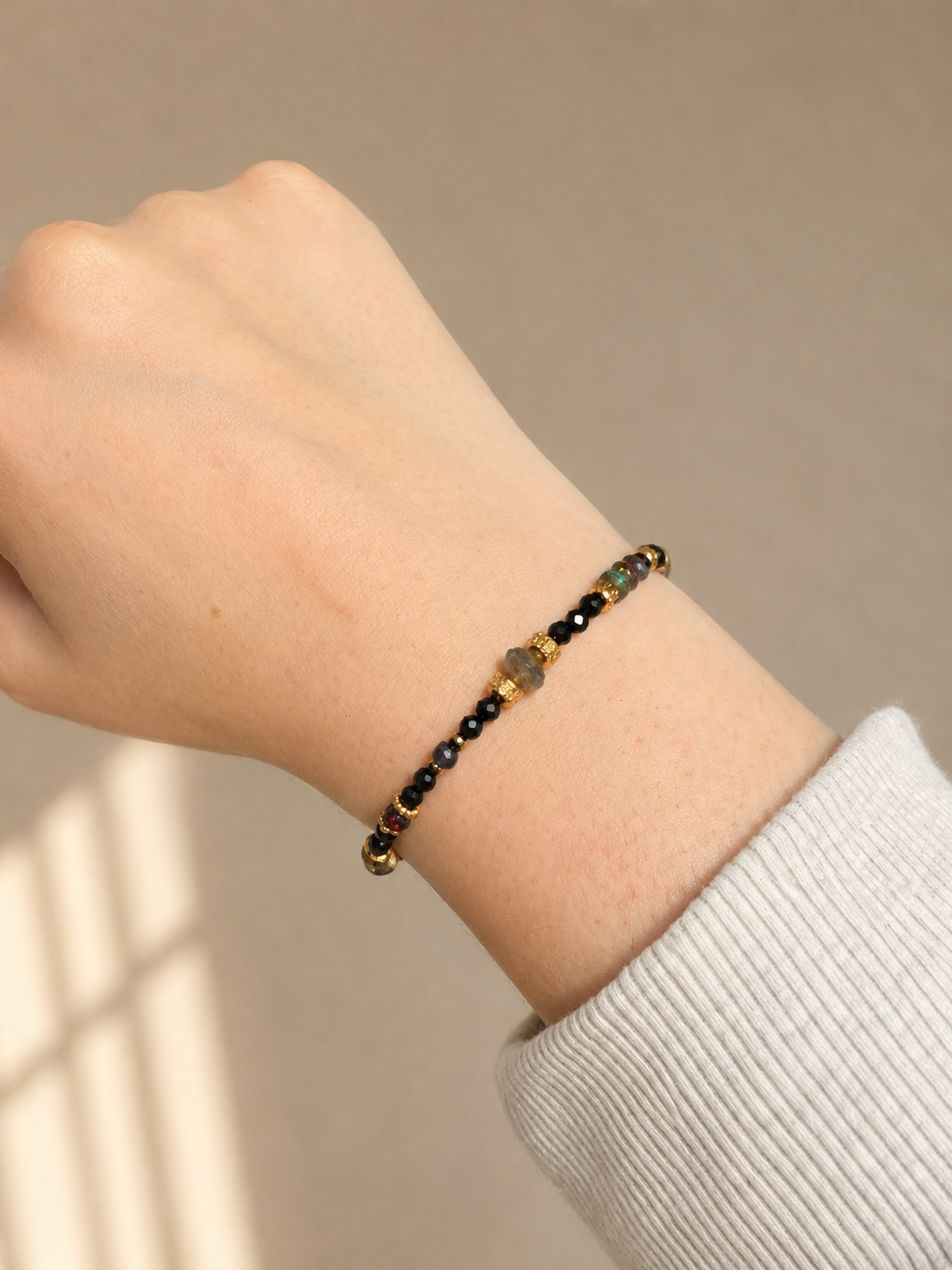 BRACELET PAOLA (SPINELLE NOIRE – LABRADORITE – OPALE NOIRE)
