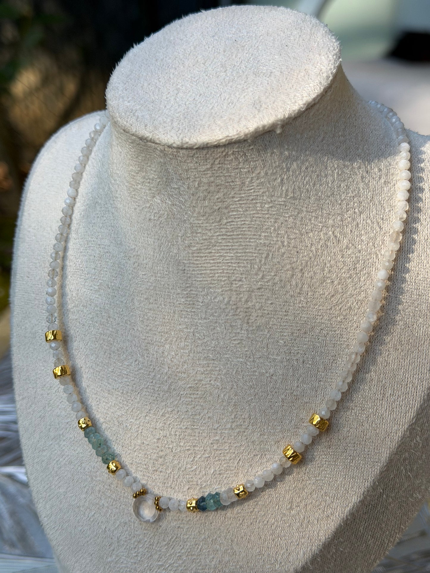 COLLIER AMORGANA