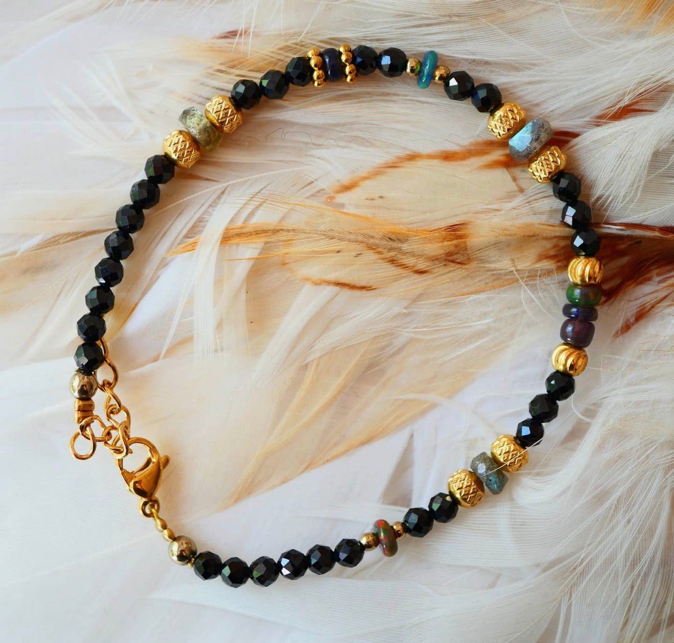 BRACELET PAOLA (SPINELLE NOIRE – LABRADORITE – OPALE NOIRE)