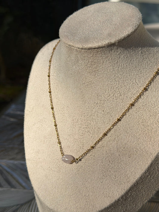 COLLIER LYA