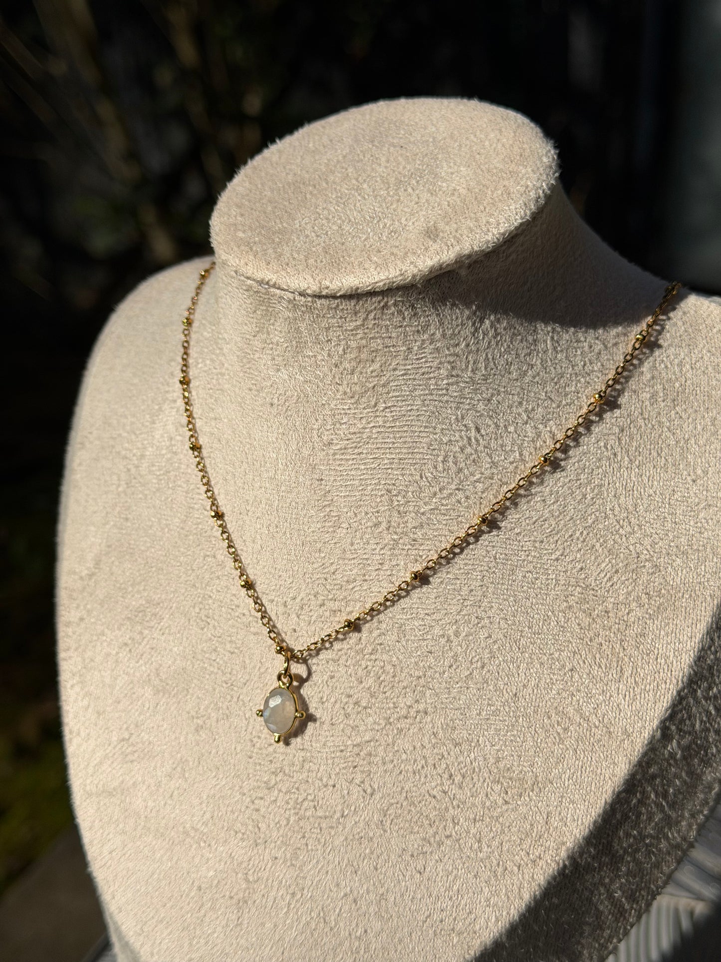 COLLIER YANA